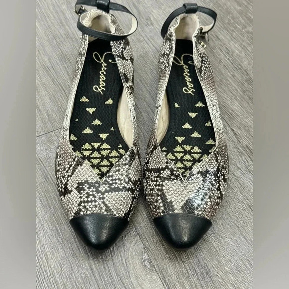 3/$30 Seecaas Ella Ballet Flat Black Cap Toe Reptile Snake Print Size 9 Shoes - Picture 13 of 13